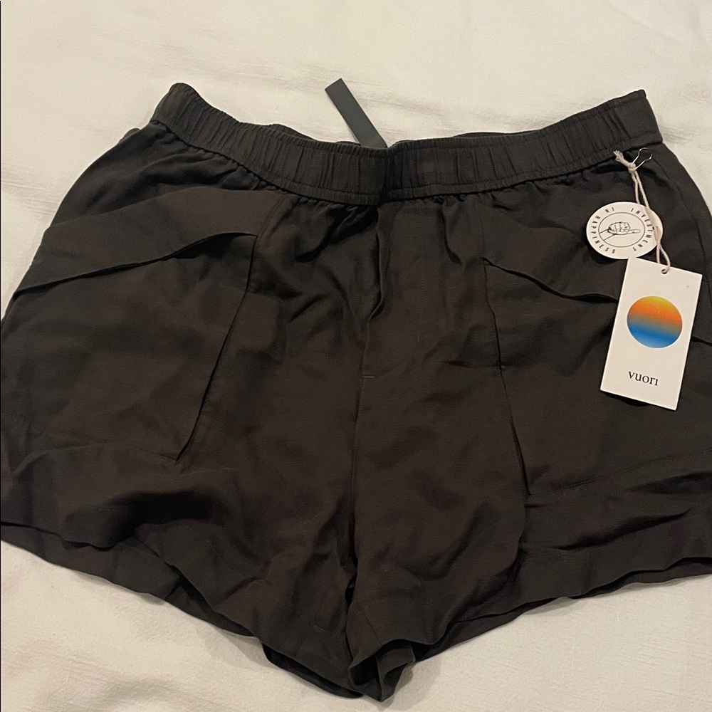 Vuori dark olive green Women's Elastic-Waist Athletic Shorts